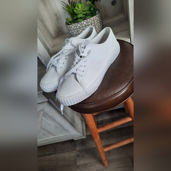 Rachel Zoe los Angeles white leather women shoes used like new size 9.5 - Picture 1 of 5